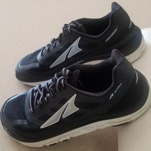 Altra Provision 3.5 running shoes Size 9